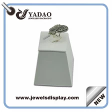 China 2015 Hot fashion Square Cute Leather Ring Display Stand Holder jewelry display stand for support luxury jewelry manufacturer