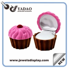 porcelana 2015 más nuevos de color rosa y mostrar café terciopelo anillo de la joyería cajas para mujer del fabricante de China fabricante