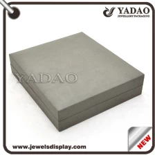 porcelana Tamaño personalizado Hermosa caja de plástico joyas gris para despacho de mostrar joyas fabricante