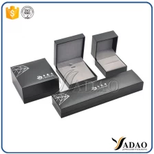 China China custom vendas fornecedor caixa de papel de jóias, caixa de jóias caixa do anel de casamento atacado Nova chegada com luz LED PU caixas de jóias fabricante
