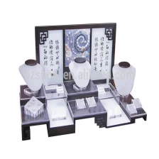 China Estilo de caligrafia chinesa matagal impresso superfície de acrílico stand de jóias set de exibição atacado fabricante
