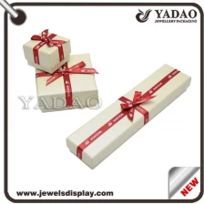 porcelana Caja de papel de embalaje de regalo de joyería personalizada fabricante