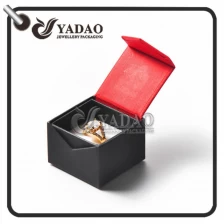 China Custom made jewelry boxes for women made of fancy paper with hot stamping logo made by Yadao. fabricante