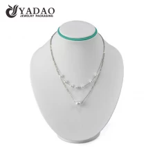 China Projetar e personalizar o suporte de exibição de pingente de colar de jóias de cor branca fabricante