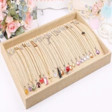 Chine Manufactuer personnalisé luxe Remise plateau en bois pour bracelet de bijoux de linge bac d'affichage gros fabricant