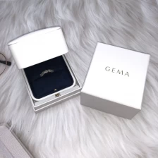 Cina Elegante puro scatola di imballaggio personalizzato bianca pu gioielli in pelle anello di diamanti produttore