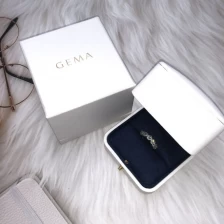 China Elegant pure white pu leather diamond ring jewelry packaging box manufacturer