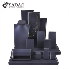 China Moda jóias display stands pu couro preto cor conjunto de jóias personalizar com logotipo cor e tamanho fabricante