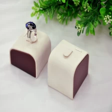 China Fashion leather jewelry display for ring display stand made in China manufacturer