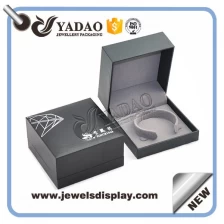 porcelana De manera simple diseño de la caja del brazalete Para la exhibición de la joyería y de embalaje caja de regalo fabricante