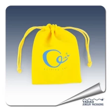 中国 中国のサプライヤーのための宝石の買い物袋のジュエリーポーチのためのファッション黄色のベルベットのポーチ メーカー
