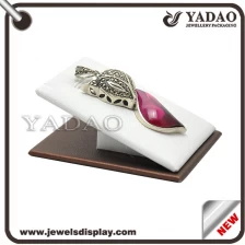 China Good quality leather jewelry pendant display stand holder made in China manufacturer