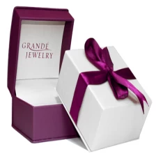 porcelana Buena calidad Caja de plástico de embalaje joyero promoción / insignia de la caja caja de cajas de regalo con la cinta de Cartón fabricante