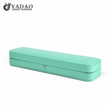 China Green jewellery ring box glossy leather finish with soft velvet lining inside manufacturer