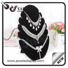 China Handmade Stitching Black Velvet Jewelry Pendant Display Stand Card manufacturer