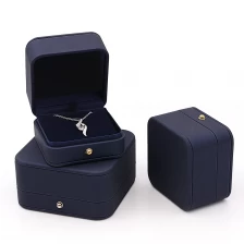 China High End Metal Clash PU Leather Jewelry Box for Ring Necklace and Bracelet manufacturer
