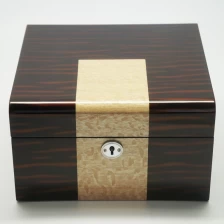 China High glossy lacquer locked large lighted wooden jewelry display case manufacturer