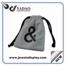 中国 カスタムロゴを持つ宝石の包装のための高品質の厚いベルベットのジュエリーポーチバッグ、白のジュエリーポーチ、ベルベットの宝石類のギフト袋 メーカー