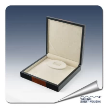 porcelana Negro de madera cajas caja del anillo de la joyería de alta calidad para las cajas de la joyería de regalo de Yadao en China MTH002 fabricante