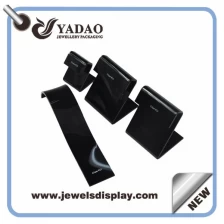 Chine Haute qualité vente chaude brillante acrylique présentoir de boucle d'oreille noir ont type de couleur fabriqués en Chine fabricant