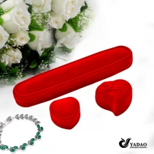 Κίνα Hot πώληση νεότερο σχεδιασμό κόκκινο βελούδο σχήμα καρδιάς πλαστικό κουτί, προσαρμοσμένες για το λογότυπο τυπωμένα κουτιά κοσμημάτων, κουτιά συσκευασίας κοσμήματα χονδρικής κατασκευάζονται στην Κίνα κατασκευαστής