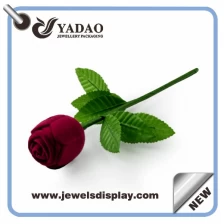 Cina Vendita calda prezzi all'ingrosso rosa rossa gioielli scatola per l'anello floccaggio, anello portagioie made in China produttore