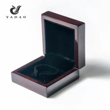 China Laca acabamento brilho sob medida personalizada jóias pulseira pulseira embalagem caixa de madeira fabricante
