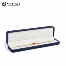 China Fabricação de embalagem de jóias de veludo caixa pingente azul com logotipo fabricante