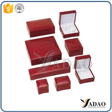 Čína Manufacturer supply custom crystal jewelry storage jewelry boxes ,Paper jewelry box,antique wood jewelry box výrobce