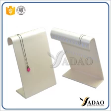 Китай Mini easy-take подходящий оптовый держатель для подвесного дисплея из металла и кожи хорошего качества для магазина подарков производителя
