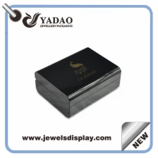 Cina La più nuova scatola di legno progettabile all'ingrosso di alta qualità per orologi bracciale braccialetti collane anello produttore