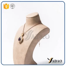 China OEM, ODM cusotmized material de cor atacado maravilhoso lindamente artesanal colar busto de resina fabricante