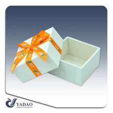 Китай Бумага картон ювелирных подарочной коробке оптом с ленты, изготовленной в Китае производителя