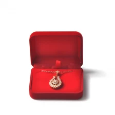 China veludo de presente vermelha cor meninas Popular caixa vermelha jóias para colar reunindo fabricante