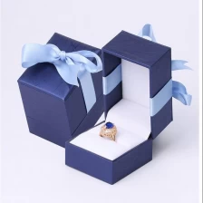 porcelana fuente de la fábrica profesional de la caja de joyería insignia de encargo de papel suave al tacto de plástico caja de joyería al fabricante de la boda del anillo del pendiente Box fabricante