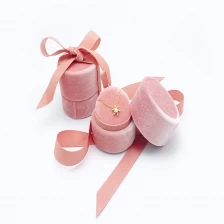 porcelana Caja de regalo de regalo de terciopelo redondo Caja colgante colgante o caja de pendiente para cumpleaños fabricante