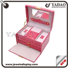 Κίνα Προμηθευτής μόδα κοσμήματα ξύλινο κουτί Κλειστό δερματίνη χαρτί κουτί συσκευασίας Δημιουργική Δομή κόκκινο χρώμα κουτί αποθήκευσης για κοσμήματα ή είδη πολυτελείας κατασκευαστής