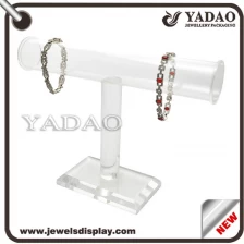 porcelana Acrílico transparente rollo estilo stand de exhibición de la joyería pantalla brazalete fabricante