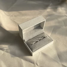 Chine Wedding jewelry double rings luxury custom diamond packaging box fabricant