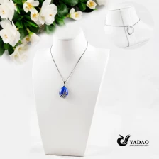 Čína White PU kůže náhrdelník displej poprsí šperky prop vyrobené v Číně výrobce