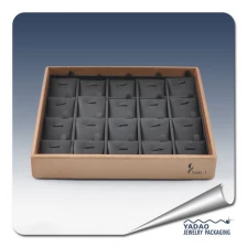 China Großhandel Neupreis Holz Leder Schmuck-Display Tray für Anhänger Display in China hergestellt Hersteller