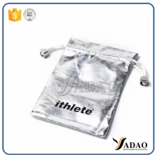 中国 深センで作られたジュエリーバッグの保護効果を持つ卸売ファッションシルバーパッキングポーチ メーカー