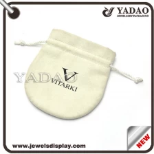 porcelana Bolsa de embalaje por mayor de gamuza con efecto protector de la bolsa de la joyería en shenzhen fabricante