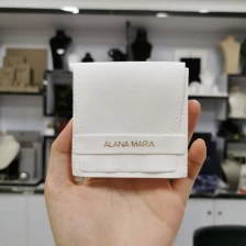 Cina Yadao Personalizza la patta della piccola tasca per gioielli in microfibra produttore