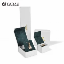Китай Коробка ювелирной упаковки бумажной коробки крышки откидной створки Yadao с бархатом обернутым внутрь производителя