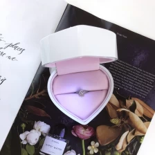 China Yadao heart shape box led light jewelry box irregular packaging box customized design box fabricante