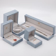 Κίνα Yadao κοσμήματα κουτί σε σειρά βελούδο υλικό τελειωμένο σούπερ μαλακό συνδυασμό χρωμάτων με προσαρμοσμένη εκτύπωση λογότυπου μάρκας κατασκευαστής