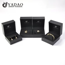 porcelana Caja de plástico de joyería de lujo Yadao en color negro con forro de EVA y almohadilla móvil fabricante