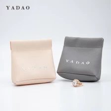الصين yadao New Convalials Jewelry Packaging Bace Pouch Pu Leather Baceit مع إغلاق المغناطيس الصانع