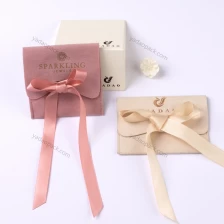 Chine Pochette d'emballage Yadao Sac de bijoux Velvet Poche finie avec clouser noeud de noeud papillon fabricant